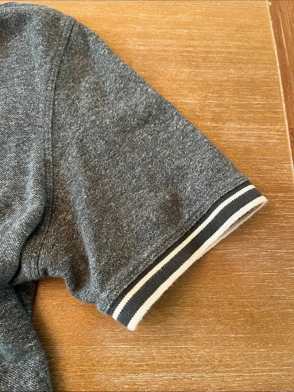 Banana Republic Men’s Gray Pique Polo with m Stripe Collar. Organic cotton